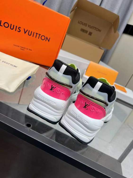 Picture of Louis Vuitton Shoes _SKULVsz35-41mnf040617732